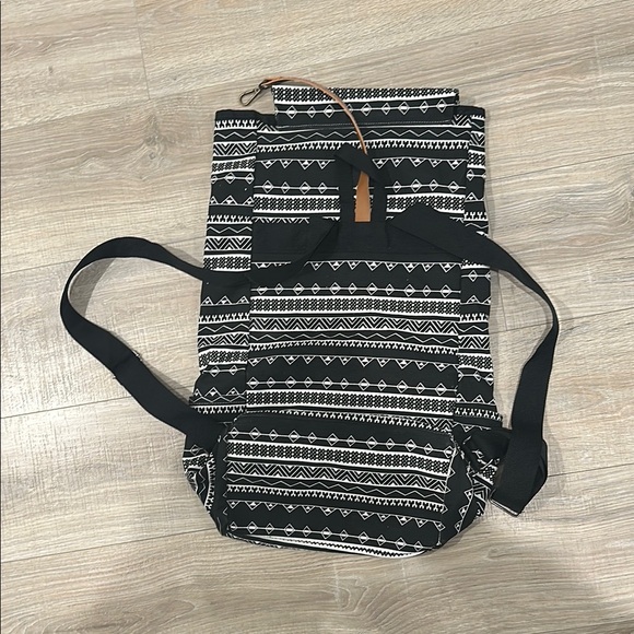 Tribal Pattern Backpack - Picture 6 of 6